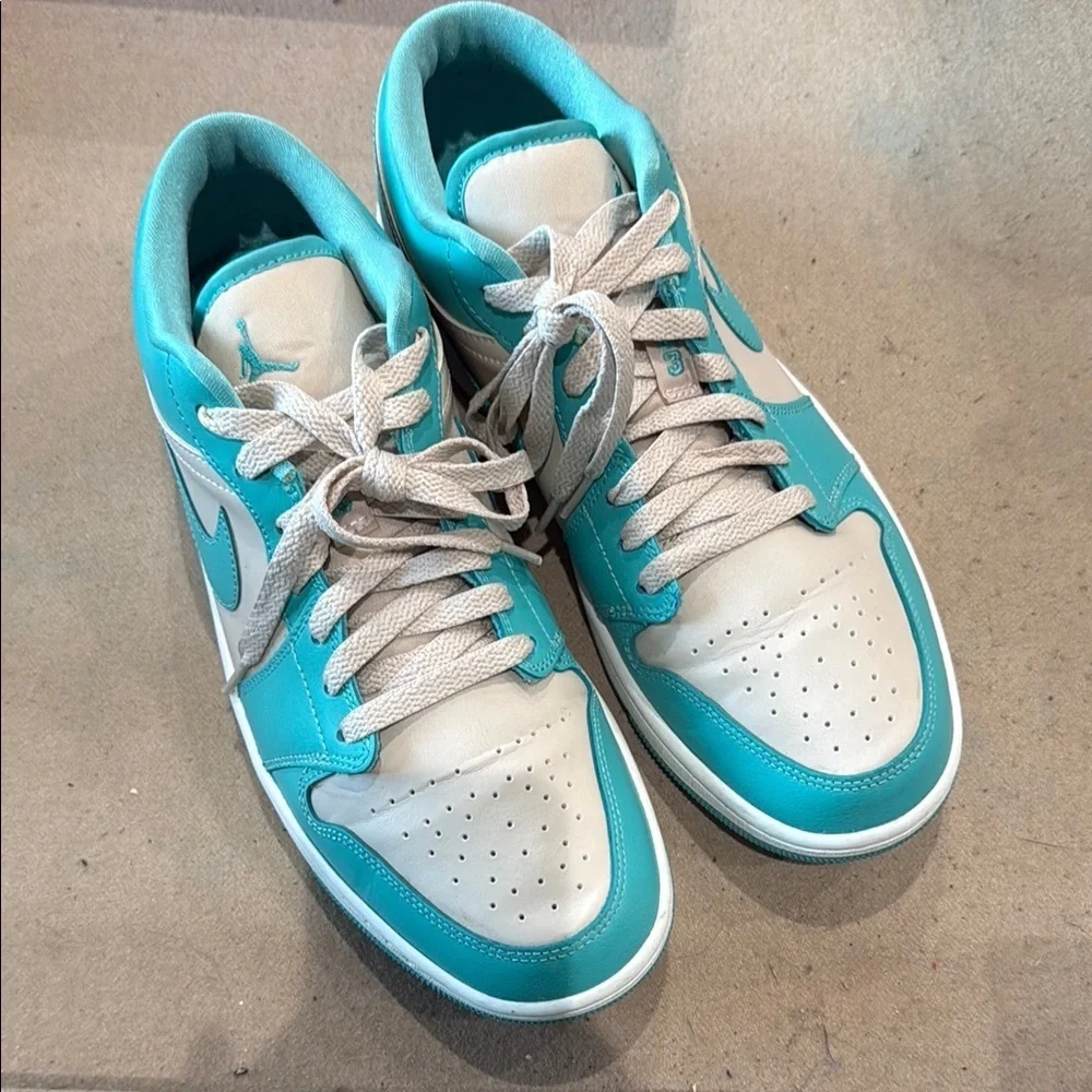 Men’s jordan 1 low new emerald and white